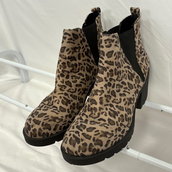 XAppeal Leopard Print Heeled Chelsea Booties - Picture 5 of 7